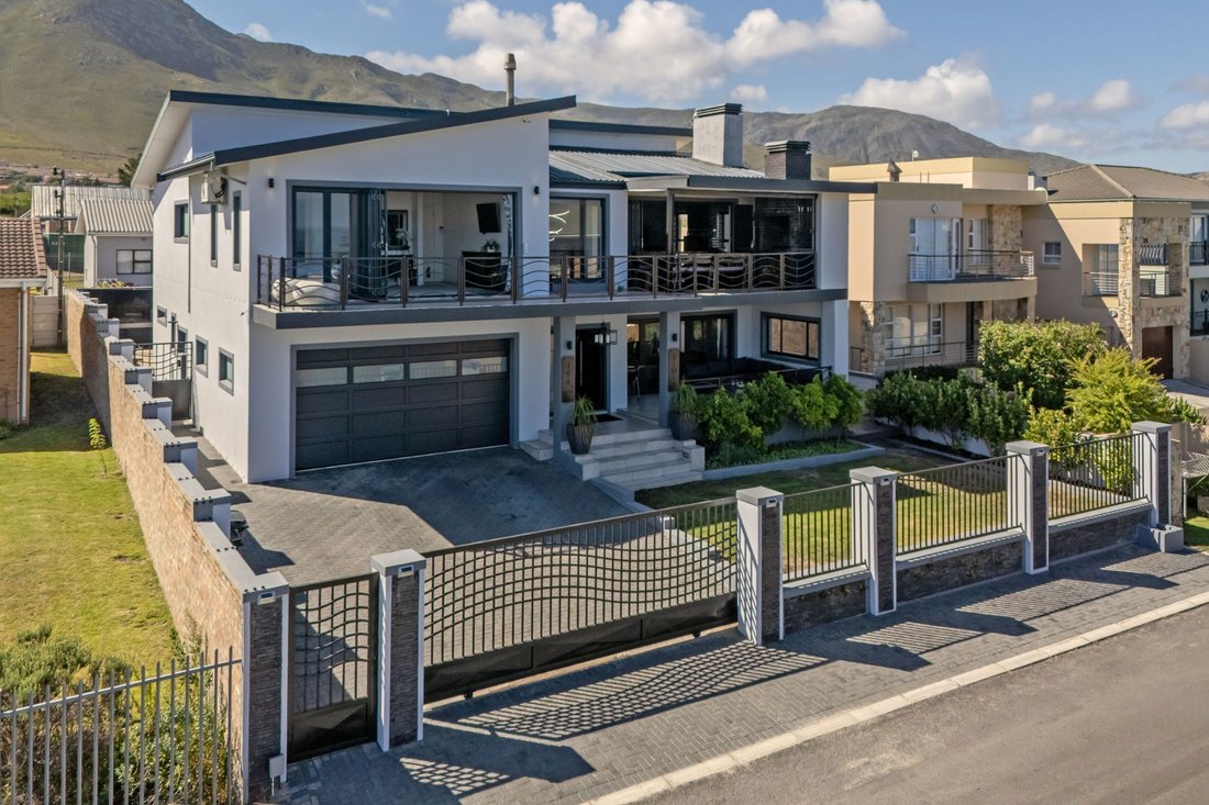 House in Kleinmond, Western Cape, South Africa 1 - 18681970