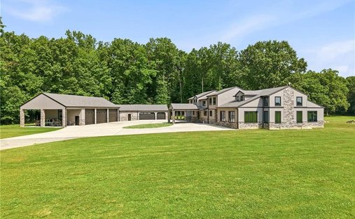 House in Cortland, Ohio, United States 1
