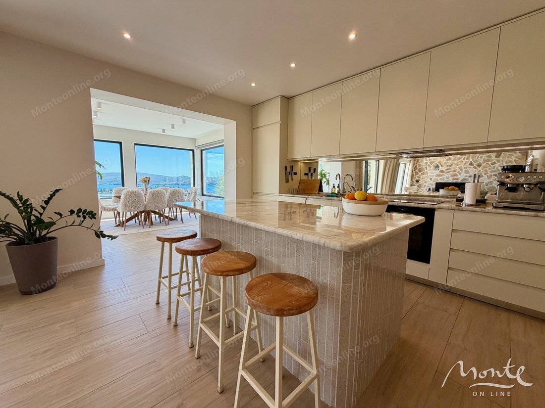 Villa in Tivat, Tivat Municipality, Montenegro 5 - 18680282