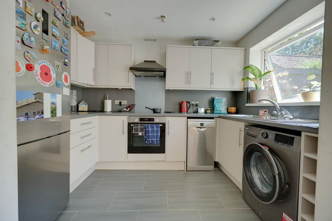 House in Burgess Hill, England 3 - 18681317