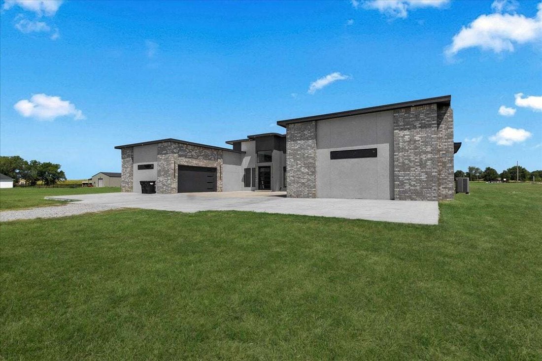 House in Oologah, Oklahoma, United States 4 - 18680581