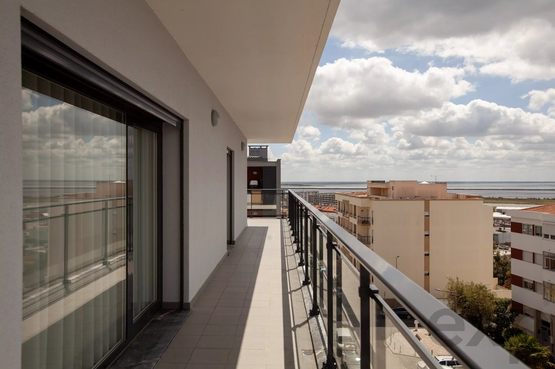Apartment in Povoa de Santa Iria e Forte da Casa, Lisbon, Portugal 5 - 18681578