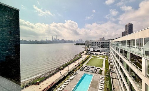Condo in Edgewater, New Jersey, United States 1