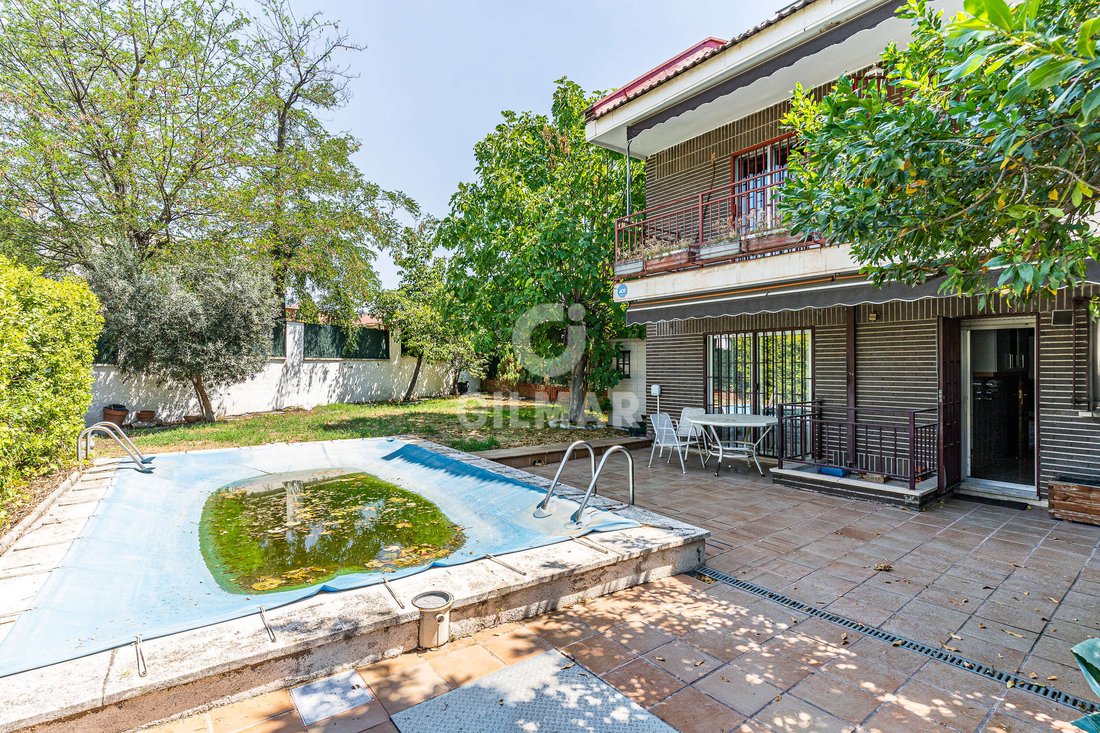 Townhouse in Fuencarral-El Pardo, Madrid, Spain 4 - 18680301