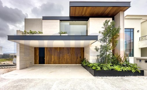 House in Santiago de Querétaro, Querétaro, Mexico 1