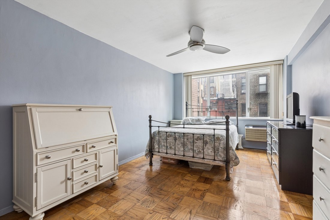 Co Op in New York, New York, United States 3 - 18683282