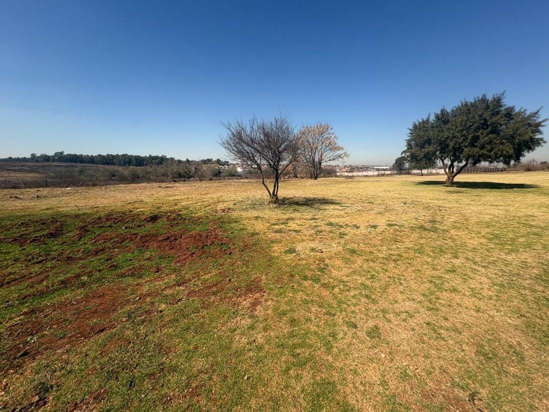 Land in Halfway House Estate, Gauteng, South Africa 4 - 18680691