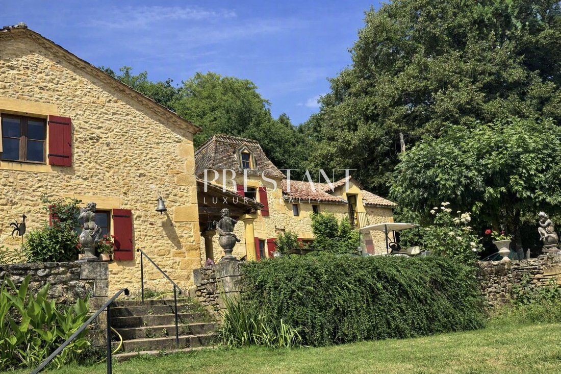 Beaumont-du-Perigord, Beaumontois en Périgord, France 3 - 18683638