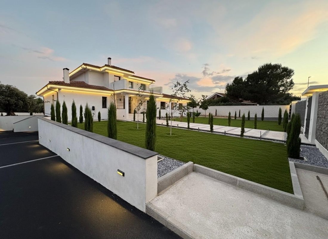Villa in Valdemorillo, Comunidad de Madrid, Spain 3 - 18684074