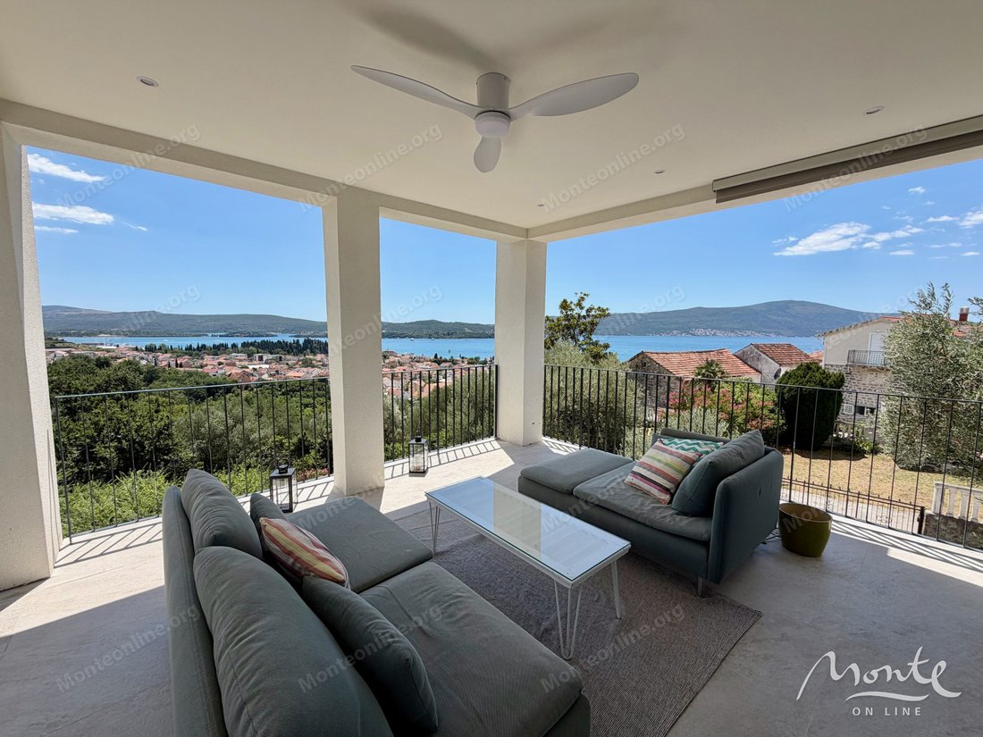 Villa in Tivat, Tivat Municipality, Montenegro 1 - 18680282