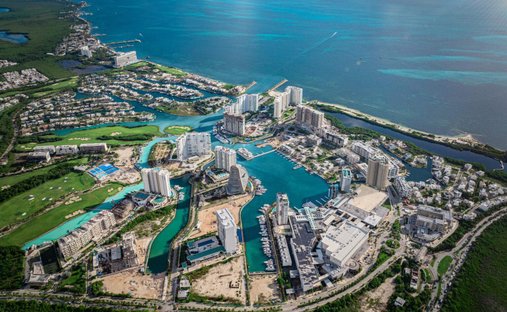 Land in Cancún, Quintana Roo, Mexico 1