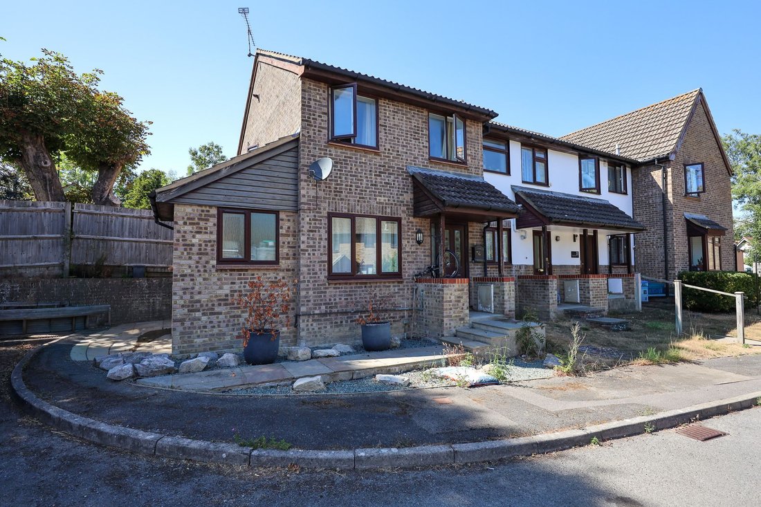 House in Burgess Hill, England 1 - 18681317