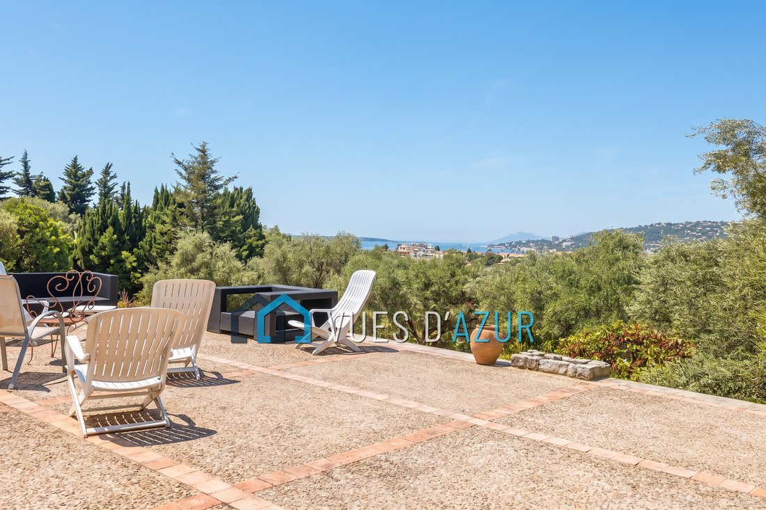 Villa in Les Cougoulins-Rastines, Antibes, France 2 - 17397049