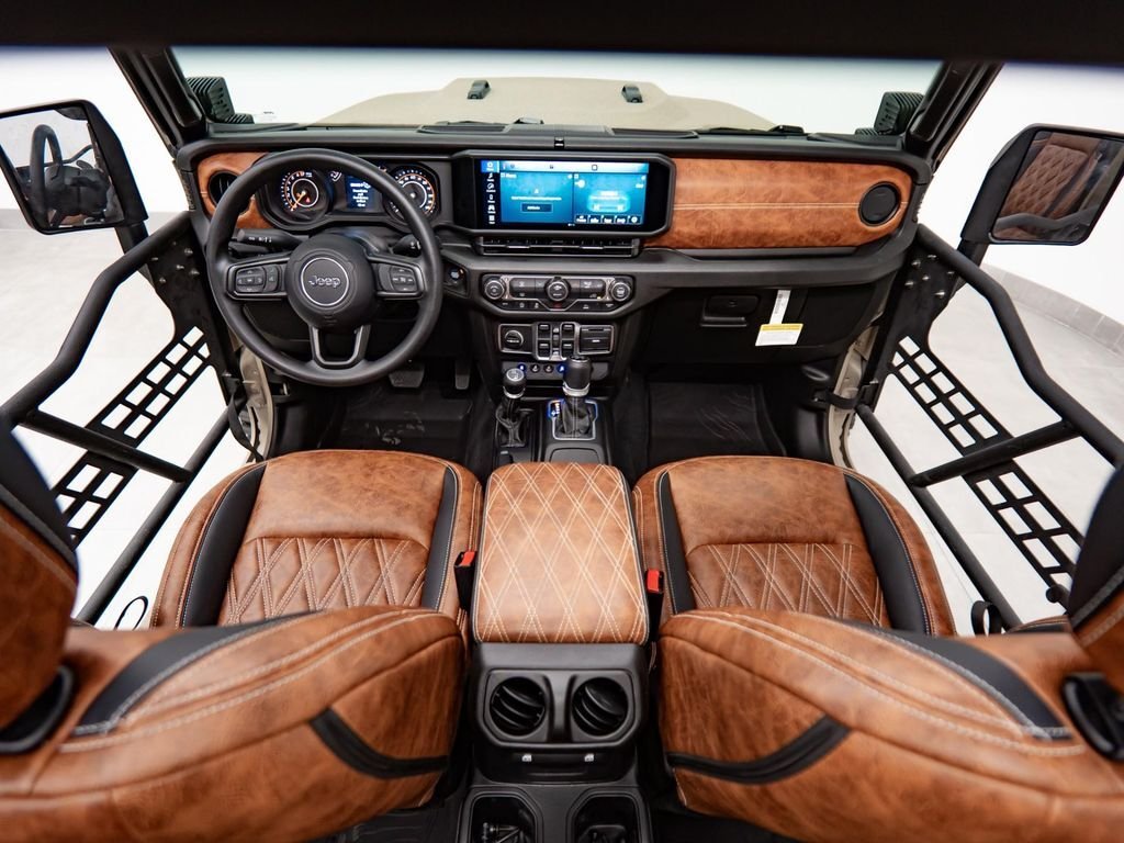 Jeep Gladiator 4X4 in Fort Lauderdale, FL, United States 5 - 18388549