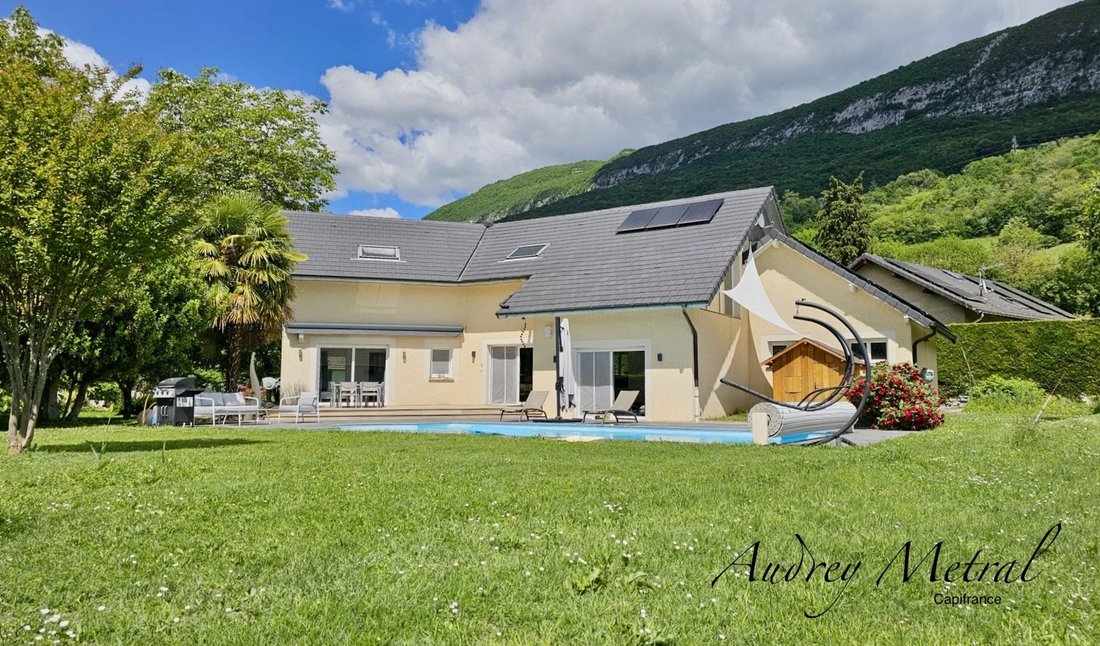 Villa à Serrières-en-Chautagne, Auvergne-Rhône-Alpes, France 1 - 18201427
