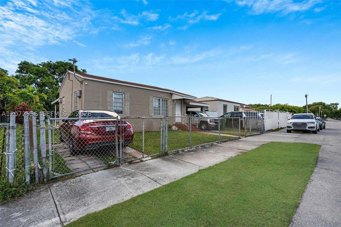 House in Miami, Florida, United States 3 - 18680342
