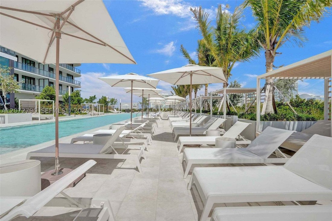 Condo in Miami Beach, Florida, United States 1 - 18680357