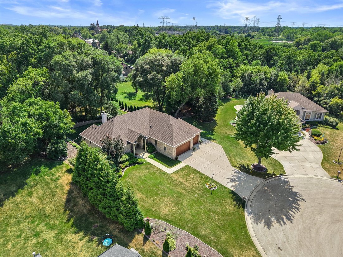 House in Franklin, Wisconsin, United States 2 - 18681150