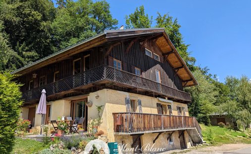 Farm Ranch in Ouest, Saint-Gervais-les-Bains, France 1