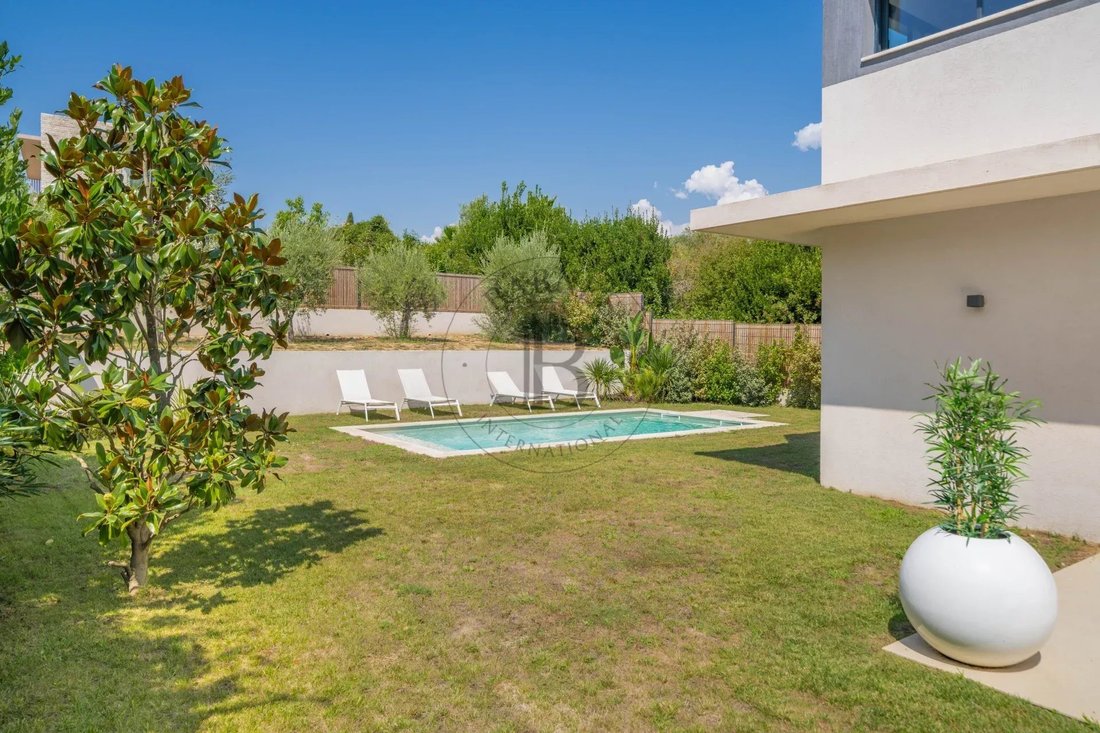 Villa in Mougins, Provence-Alpes-Côte d'Azur, France 2 - 18681389