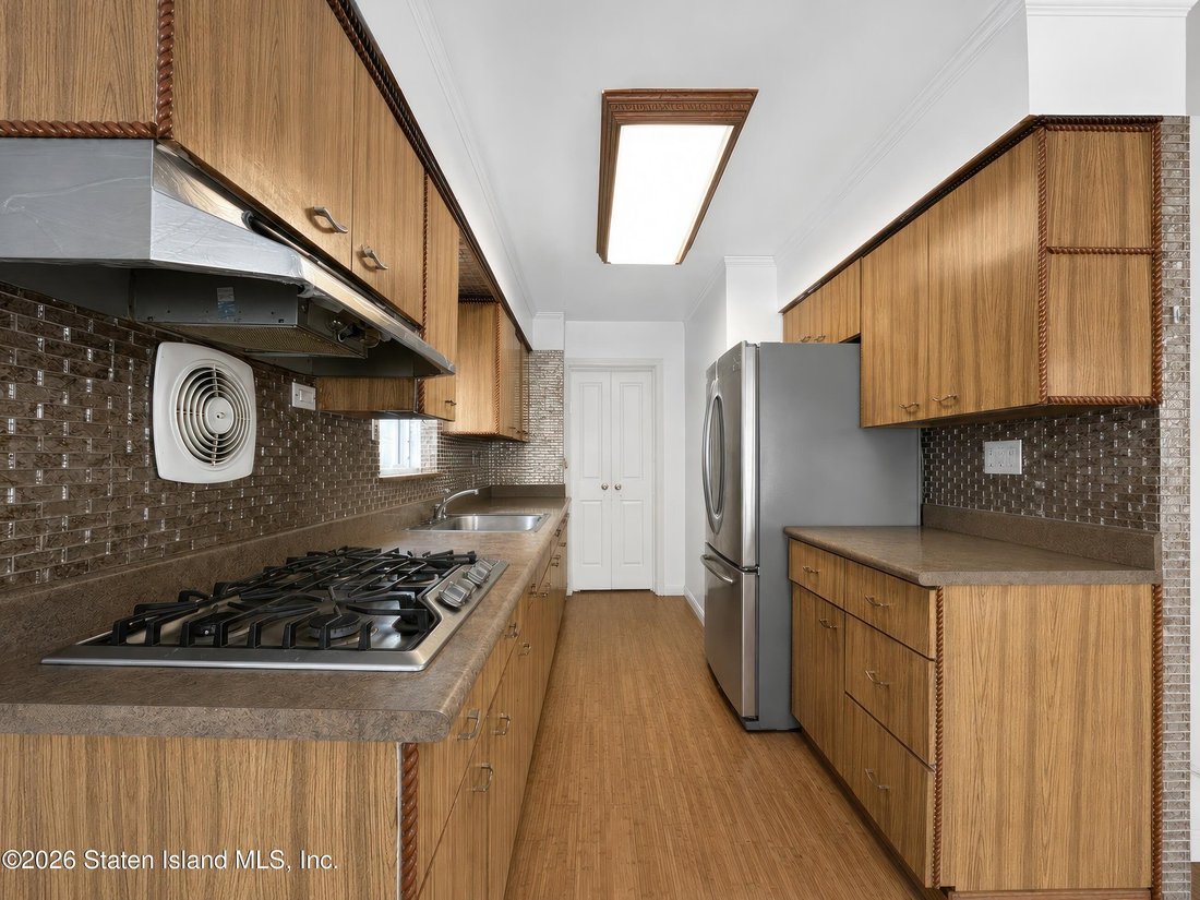 New York, New York, United States 3 - 18682168