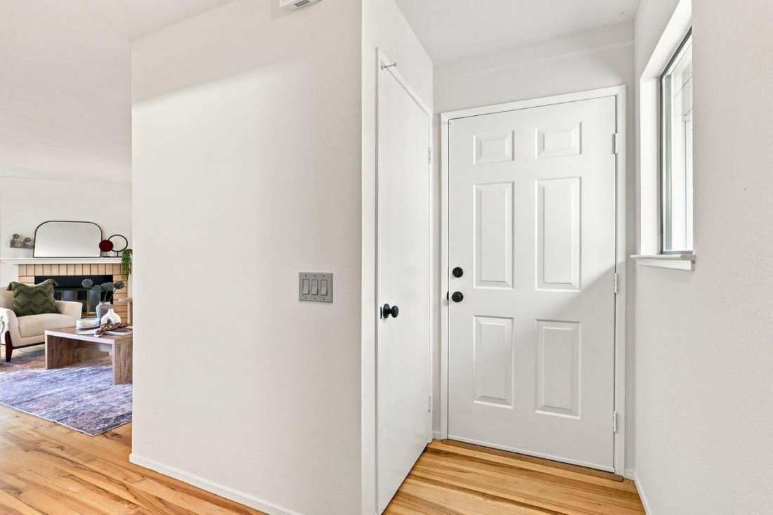Condo in Los Gatos, California, United States 3 - 18682256