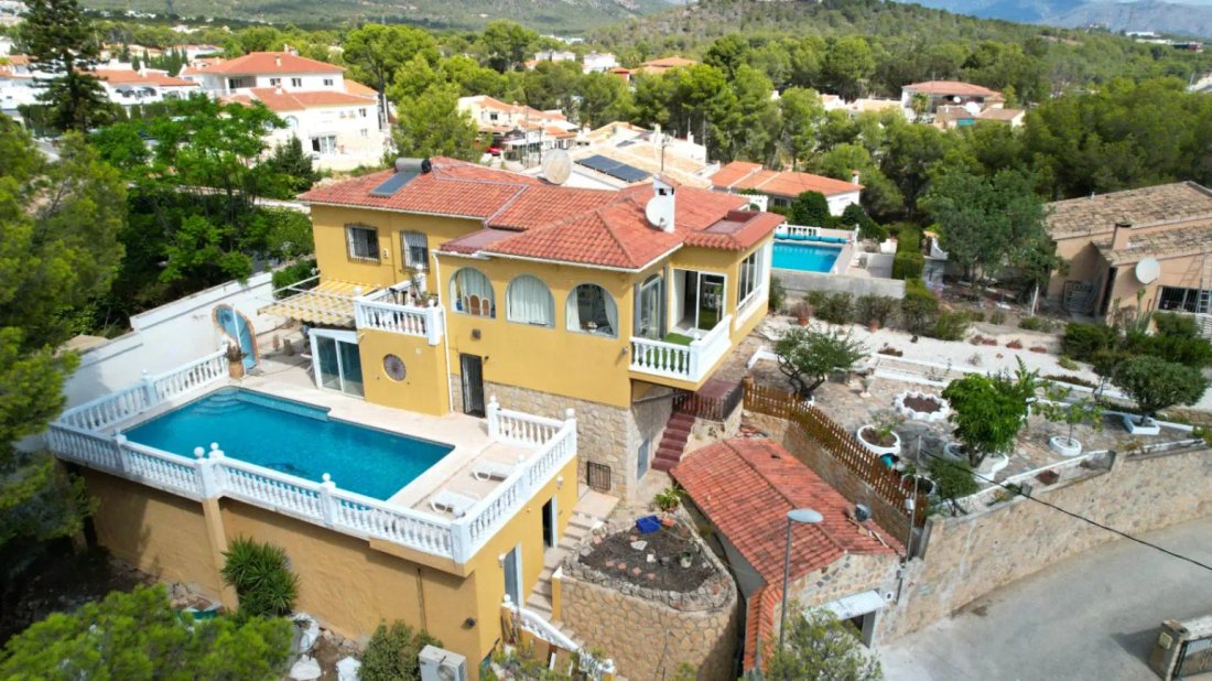 Villa in la Nucia, Valencian Community, Spain 1 - 18682037