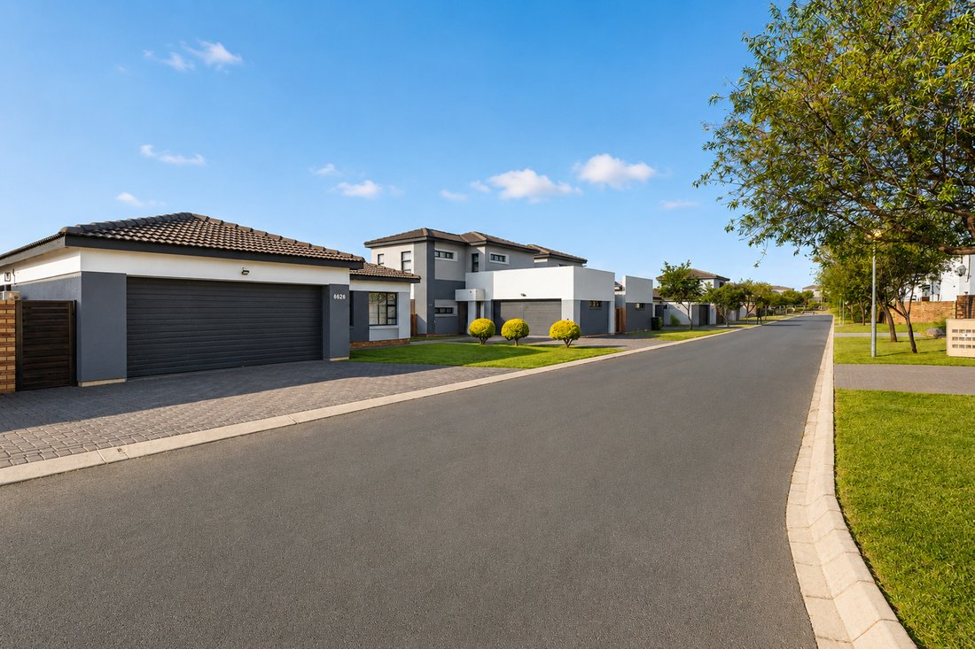 House in Olievenhoutbosch, Gauteng, South Africa 4 - 18680664