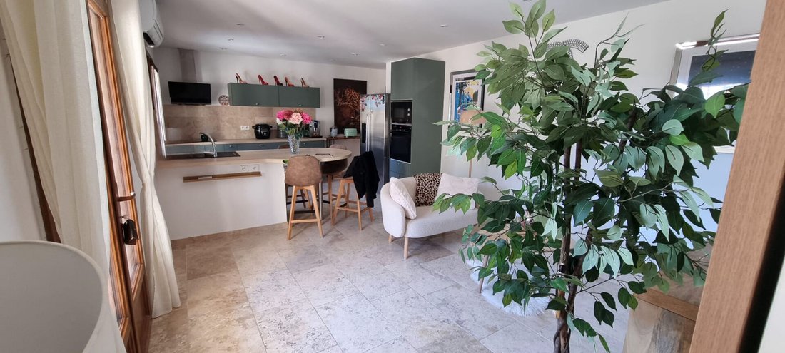 Villa in Bandol, Provence-Alpes-Côte d'Azur, France 2 - 18681553