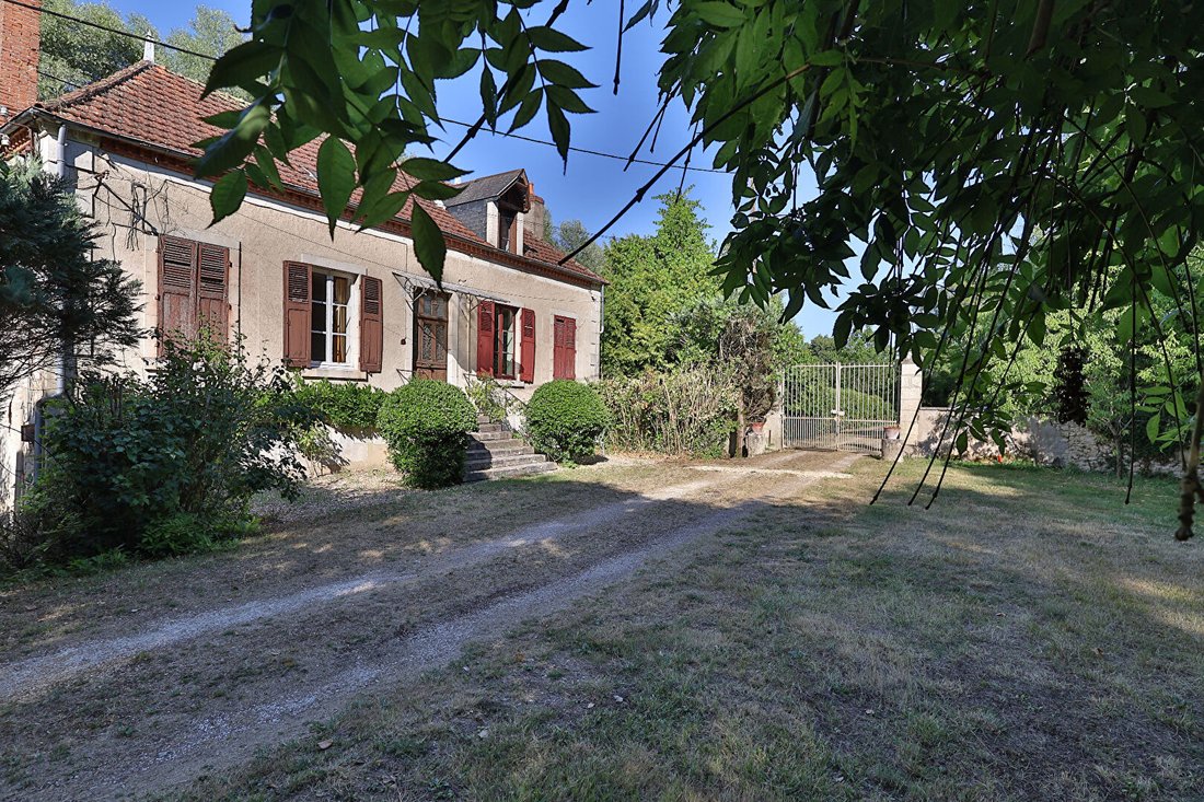 Villa in Mehun-sur-Yevre, Centre-Val de Loire, France 2 - 18683981
