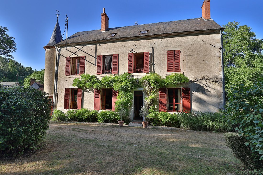 Villa in Mehun-sur-Yevre, Centre-Val de Loire, France 1 - 18683981