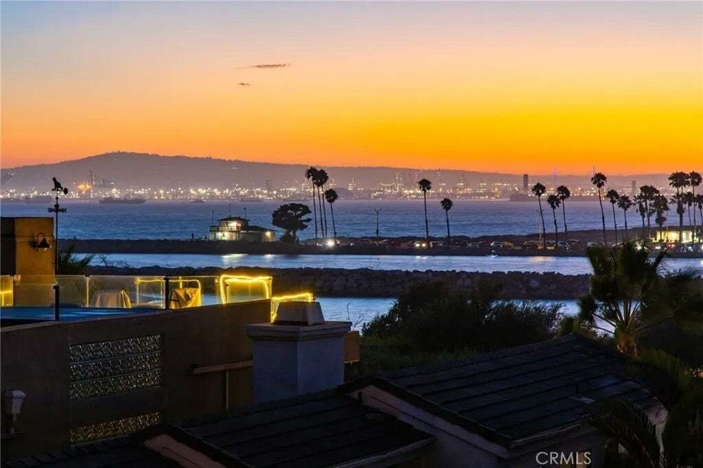 Seal Beach, California, United States 3 - 18680786
