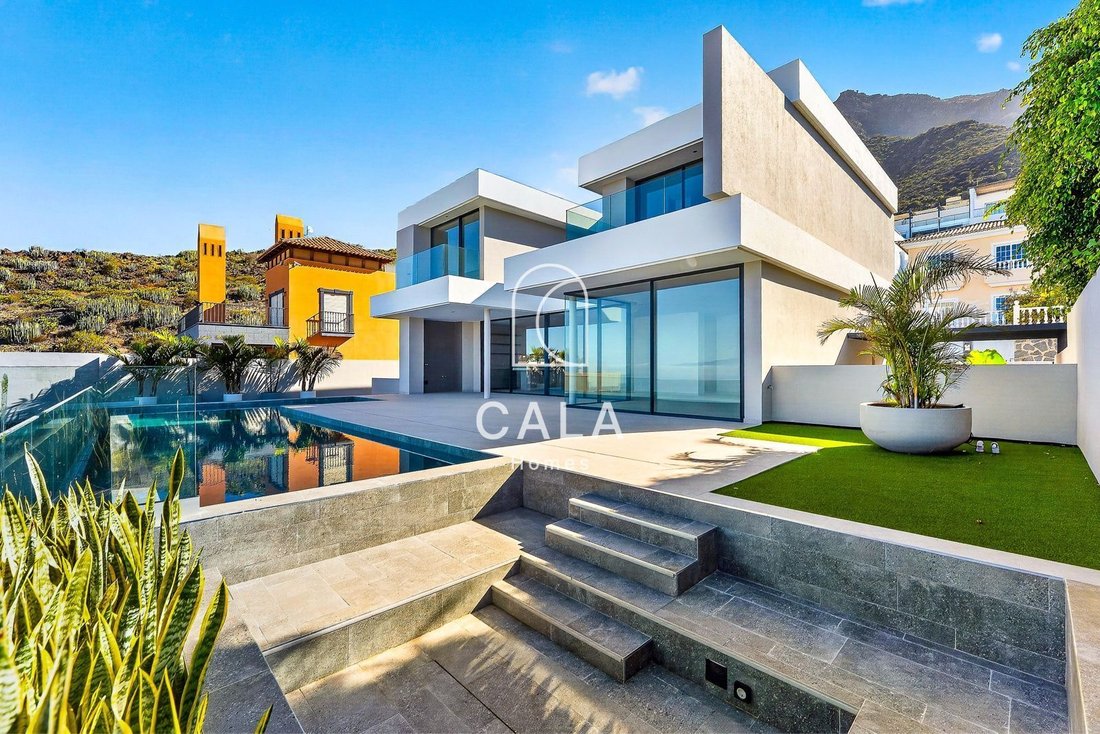 Villa in Adeje, Canary Islands, Spain 3 - 18680146