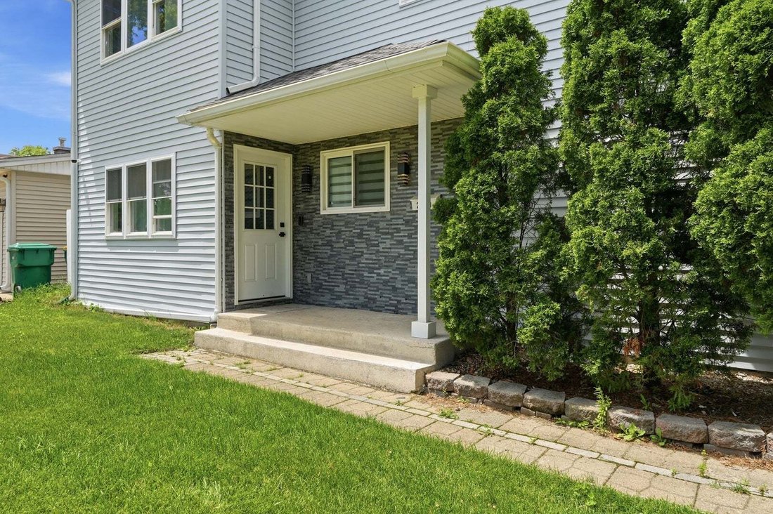 House in Wheeling, Illinois, United States 2 - 18682757