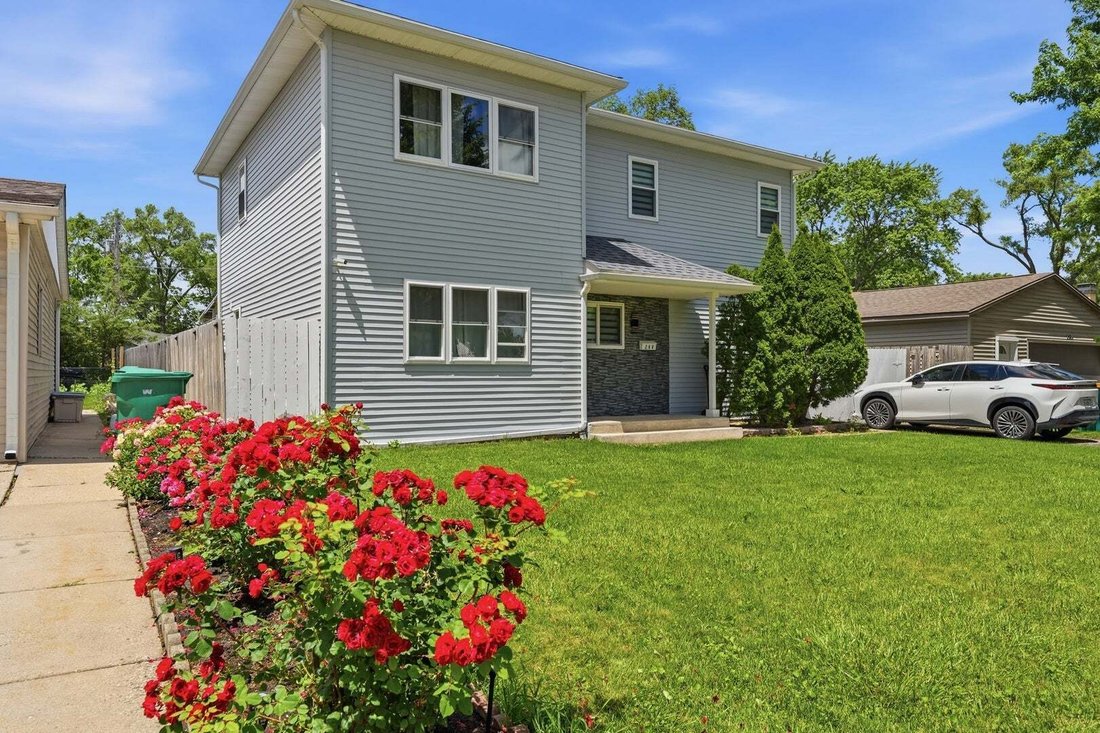 House in Wheeling, Illinois, United States 1 - 18682757
