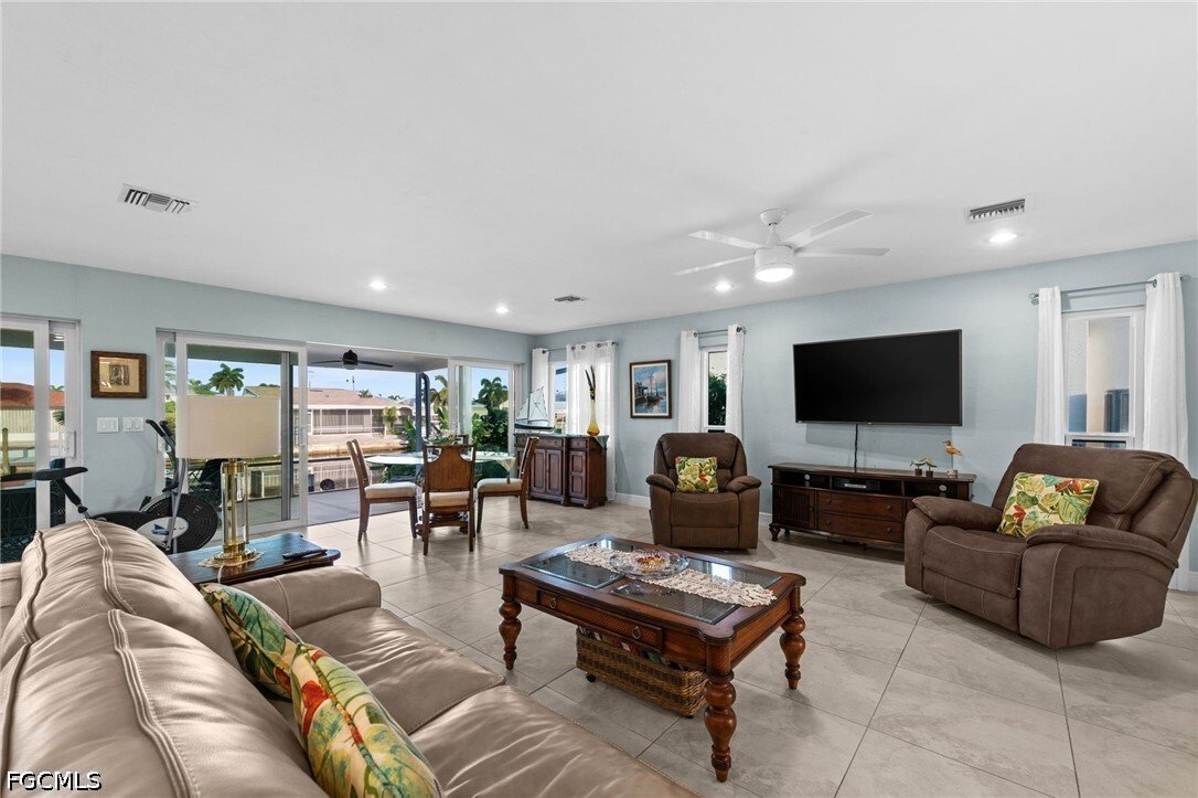 Saint James City, Florida, United States 4 - 18681627