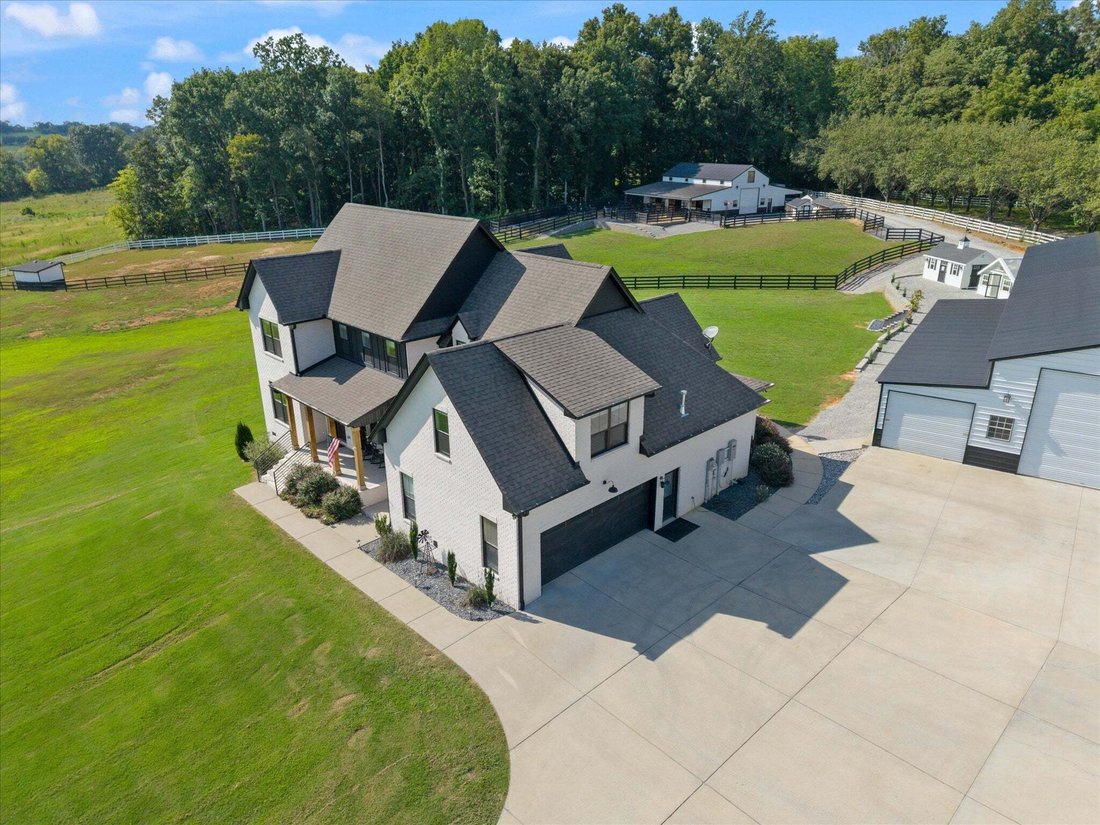 House in Springfield, Tennessee, United States 2 - 18678831