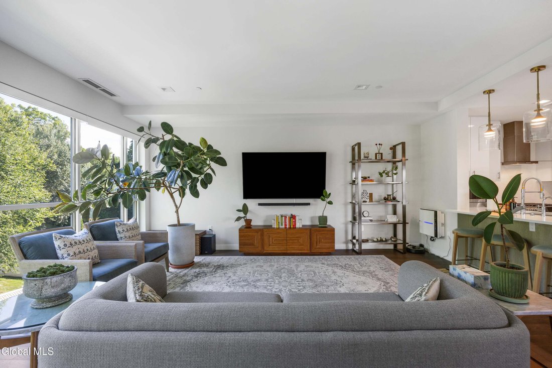 Condo in Saratoga Springs, New York, United States 4 - 18680395