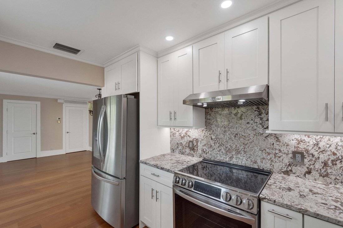 Condo in Stuart, Florida, United States 5 - 18682324