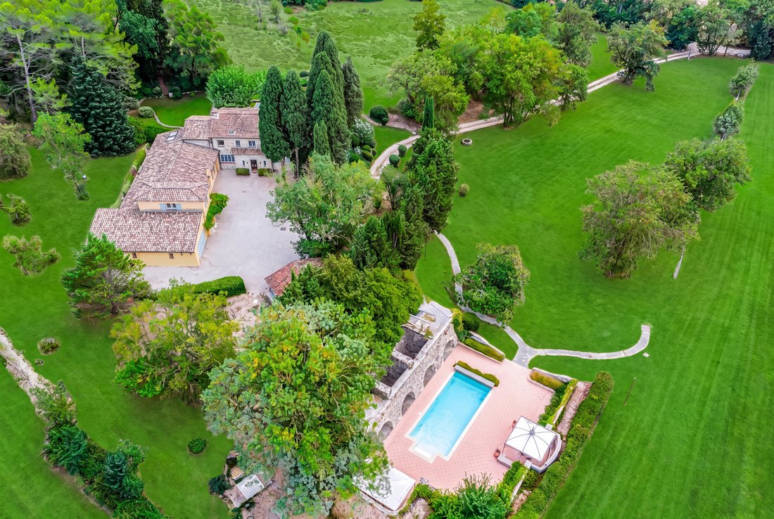 House in Châteauneuf-Grasse, Provence-Alpes-Côte d'Azur, France 3 - 17402045