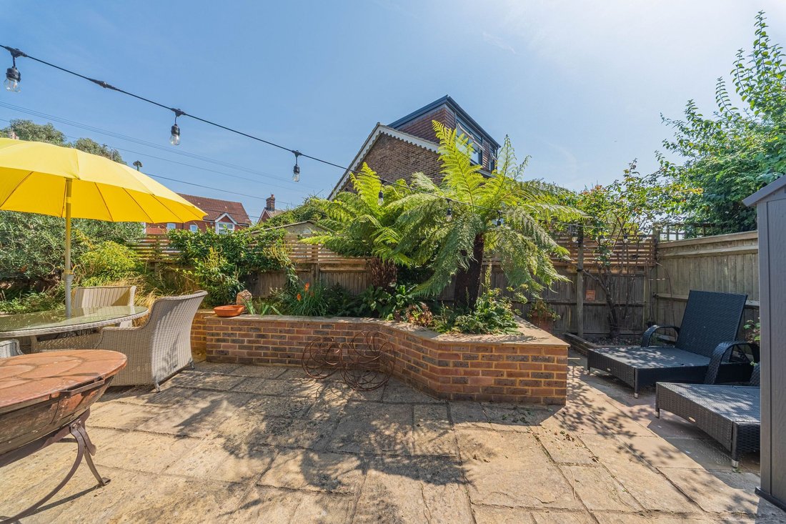 House in Haywards Heath, England 2 - 18681330
