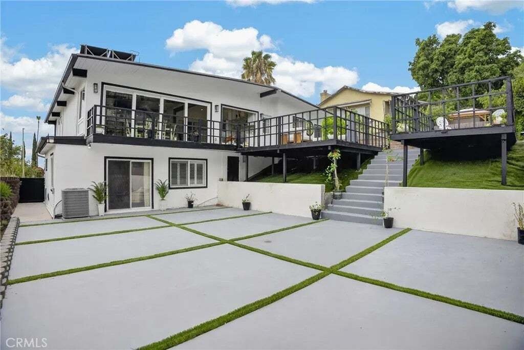 House in West Hills, California, United States 1 - 18682860