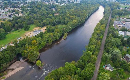 Land in Pennsylvania, United States 1