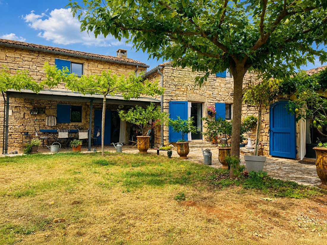 Villa in Orgnac-l'Aven, Auvergne-Rhône-Alpes, France 1 - 18681566