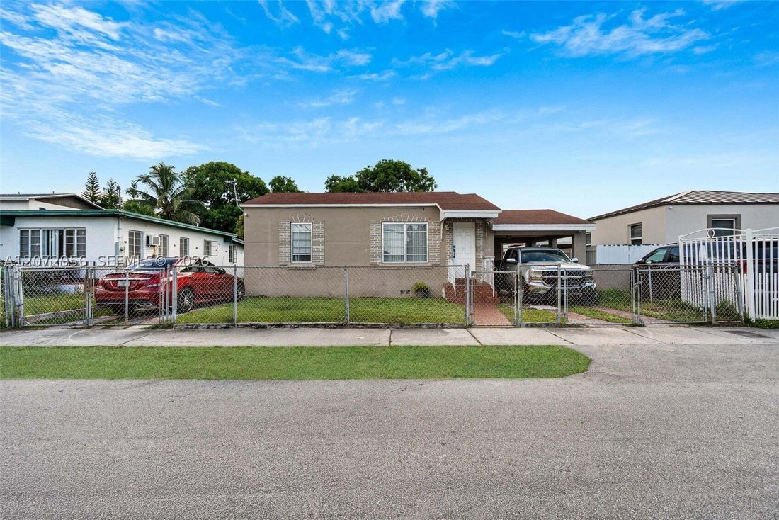 House in Miami, Florida, United States 1 - 18680342