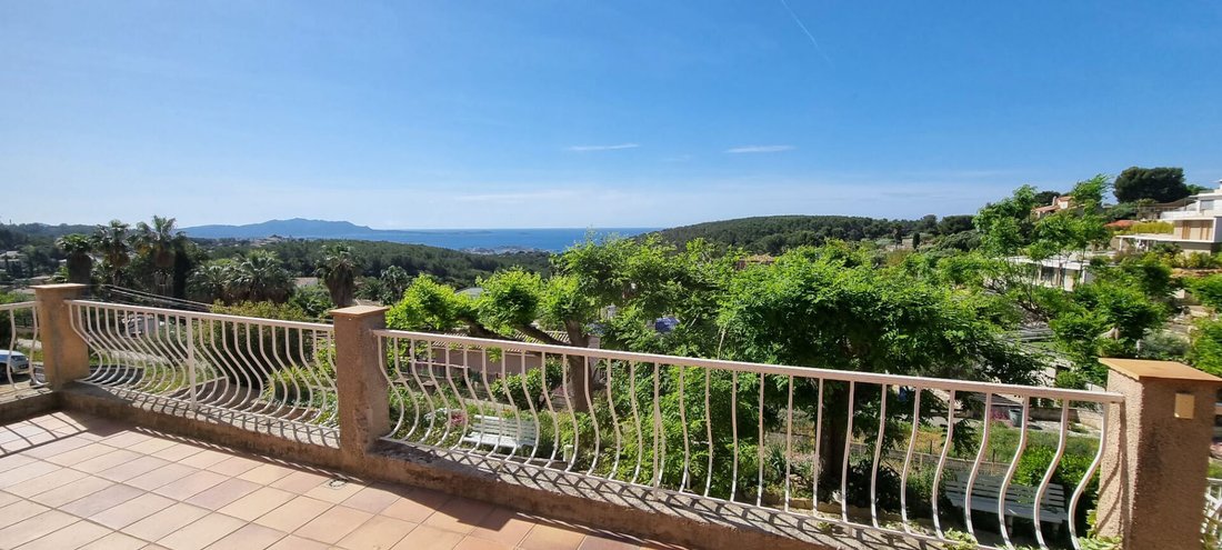 Villa in Cuges-les-Pins, Provence-Alpes-Côte d'Azur, France 5 - 18681555