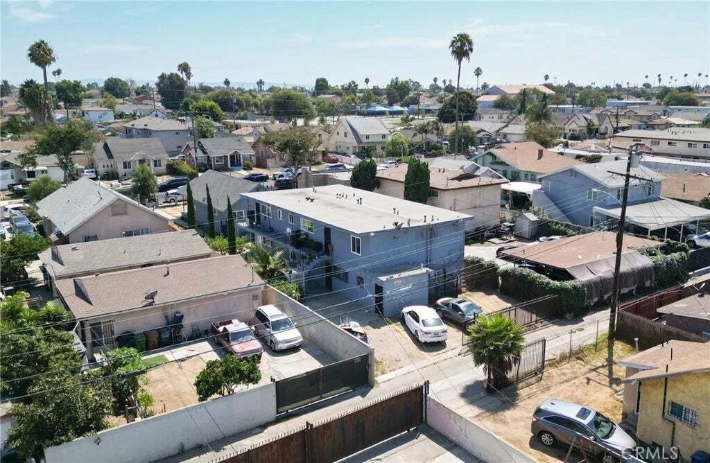Los Angeles, California, United States 1 - 18682839