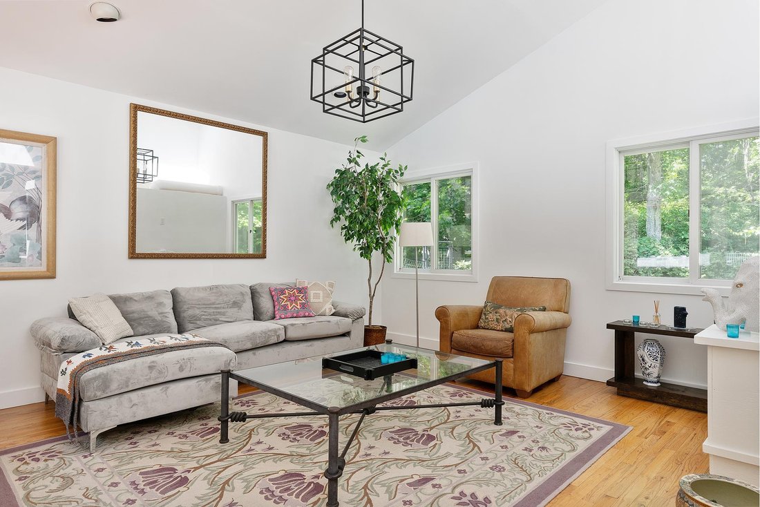 East Hampton, New York, United States 2 - 18683280