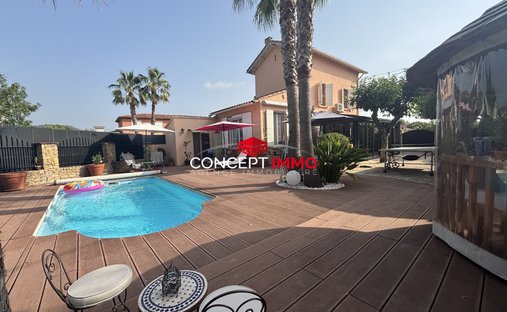 Villa in Est, Solliès-Pont, France 1