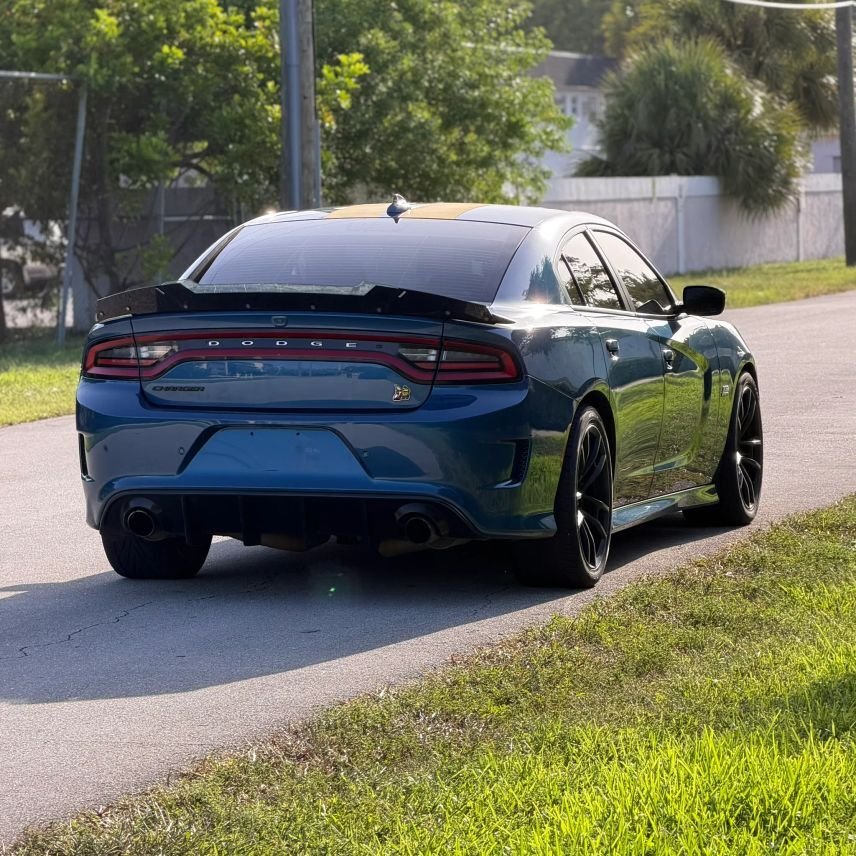 Sedan in Wilton Manors, FL, United States 4 - 18683842